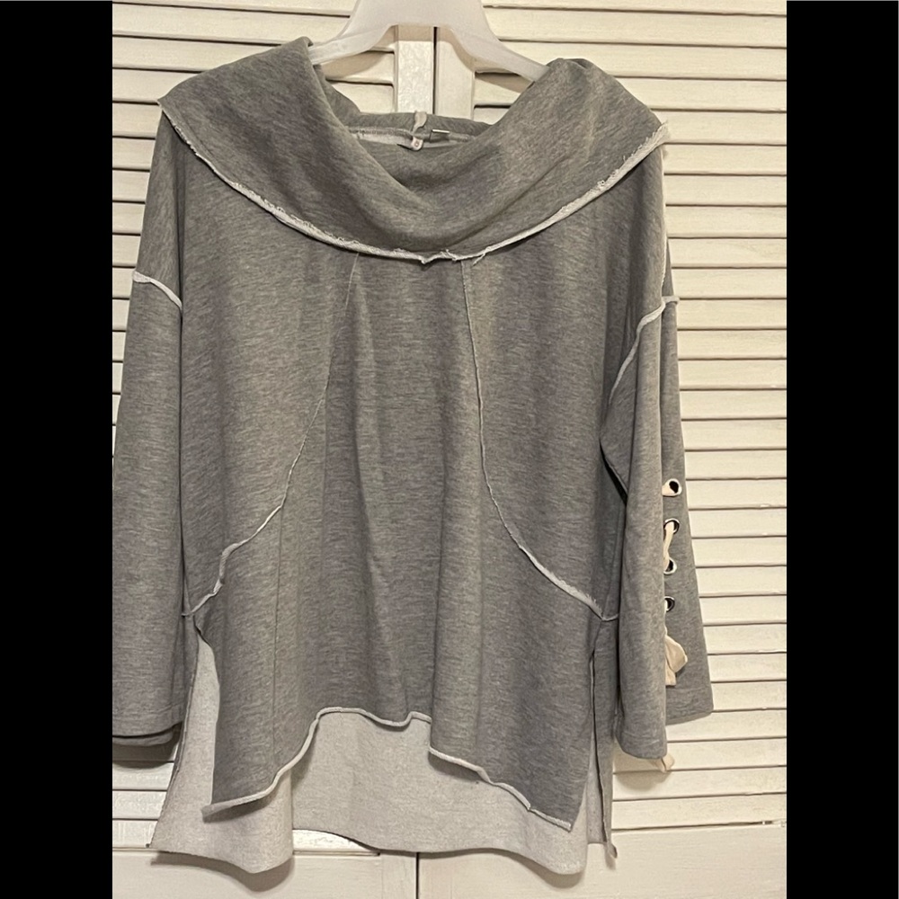 Off the shoulder grey loose sweatshirt
